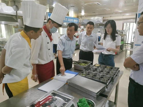 餐飲管理服務(wù)中心突出現(xiàn)場演練，強(qiáng)化標(biāo)準(zhǔn)培訓(xùn)實(shí)效